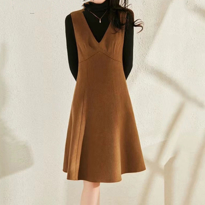 Robe midi A-line pour femmes avec design en V Chic und Stil