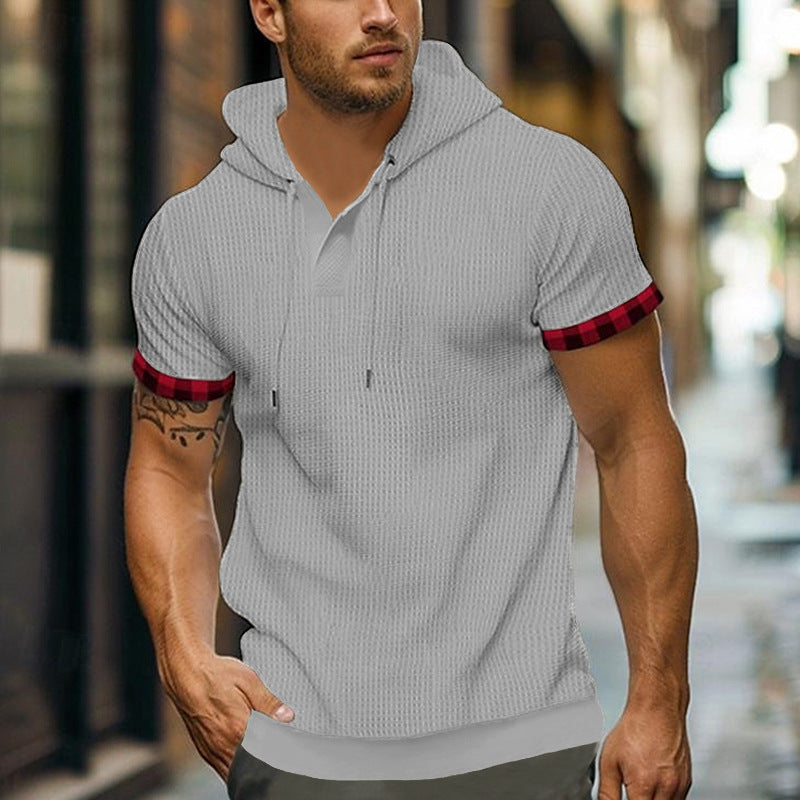 Chemise à manches courtes sportive pour hommes avec capuche et détails à carreaux Chic und Stil
