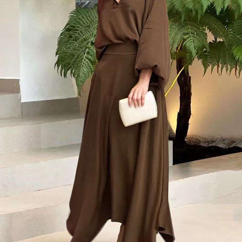 Robe maxi élégante pour dames avec coupe fluide et décolleté en V de haute qualité Chic und Stil