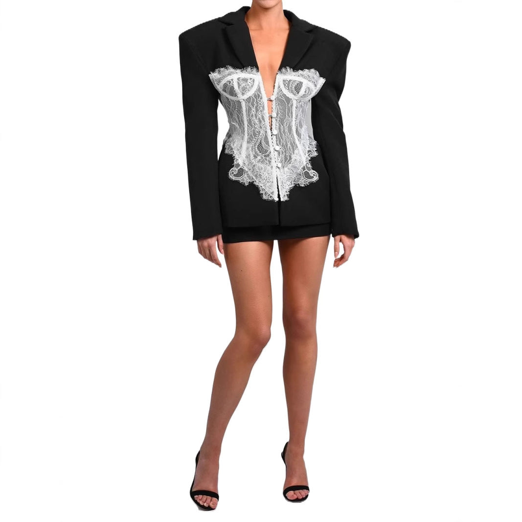 Blazer pour femmes avec design corset et accents en dentelle Chic und Stil