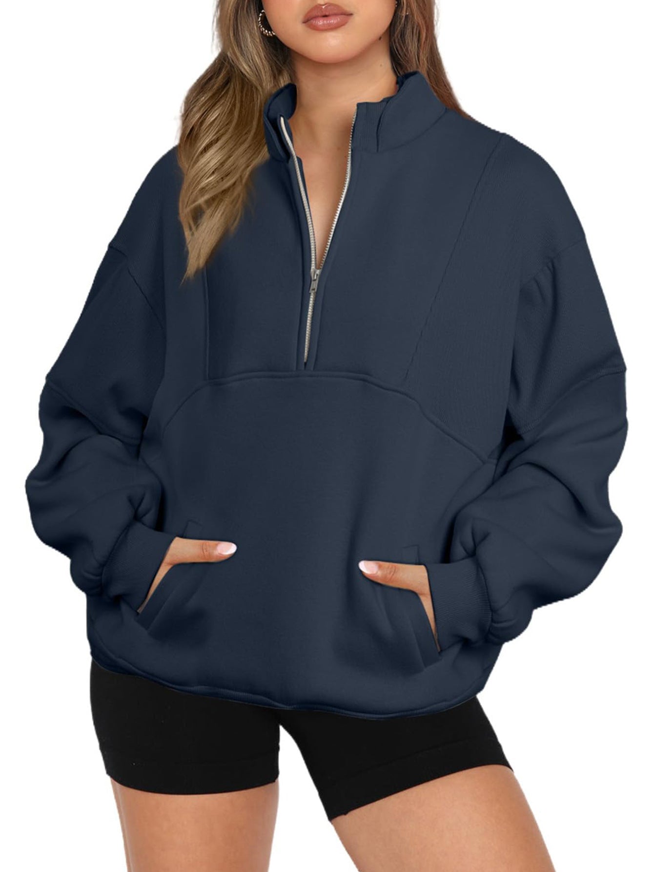 Oversized fleece pullover for women with a high collar and side pockets Chic und Stil