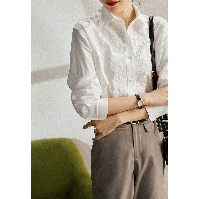 Chemise à boutons brodée pour femmes Chic und Stil