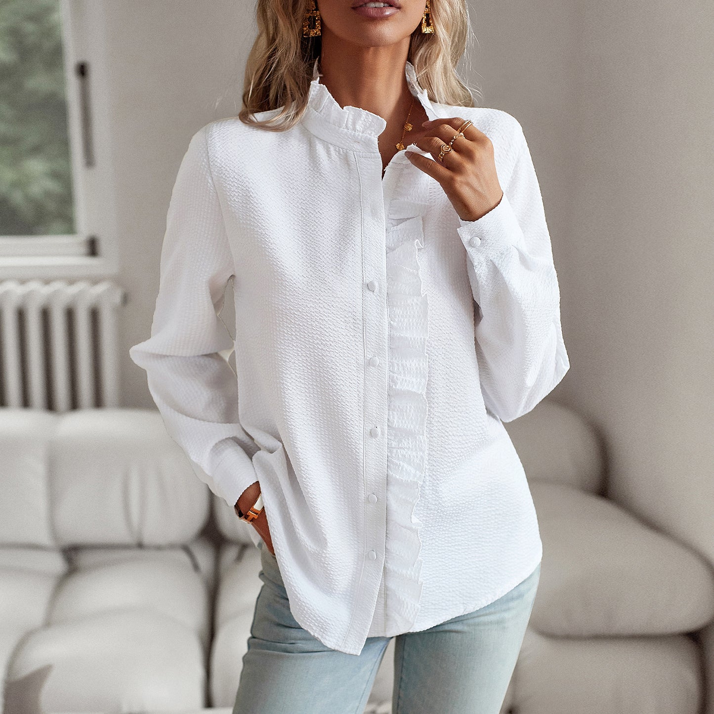 Chemisier pour femmes avec des détails de volants et une texture fine Chic und Stil