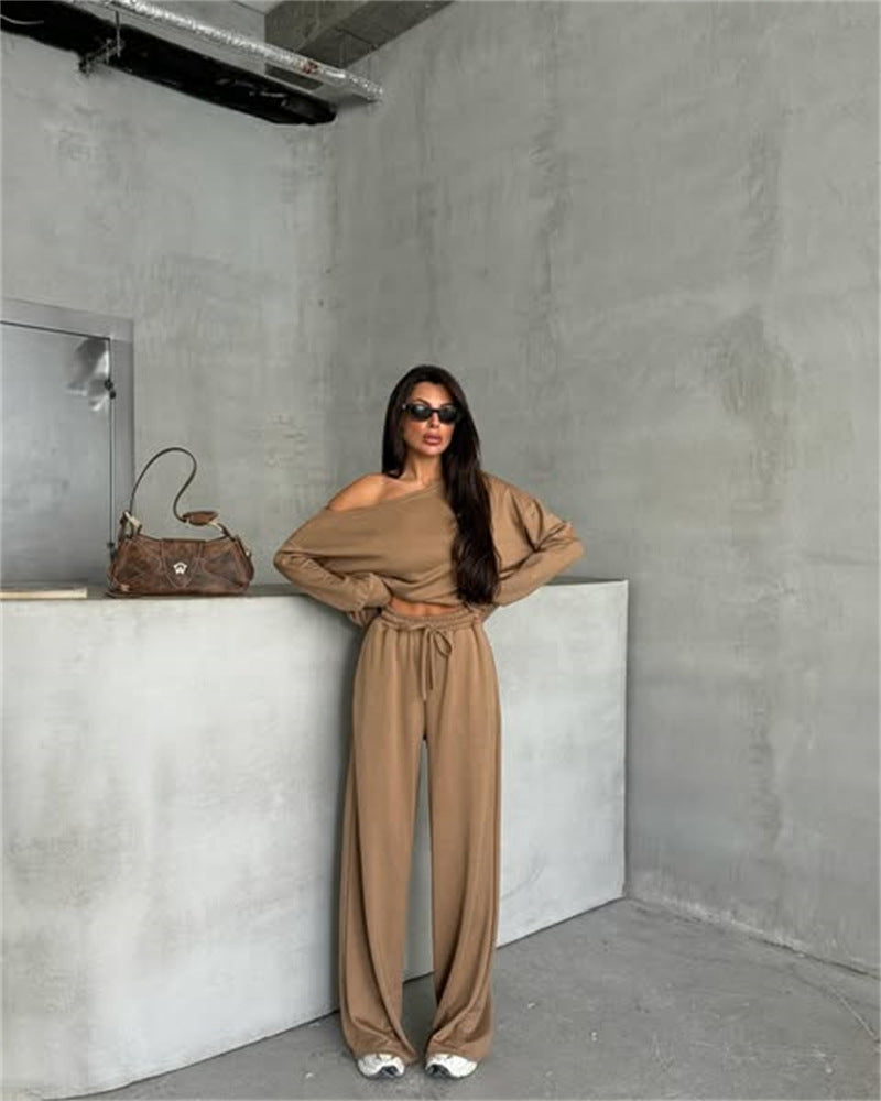 Combinaison décontractée pour femmes avec des jambes larges et un design off-shoulder Chic und Stil