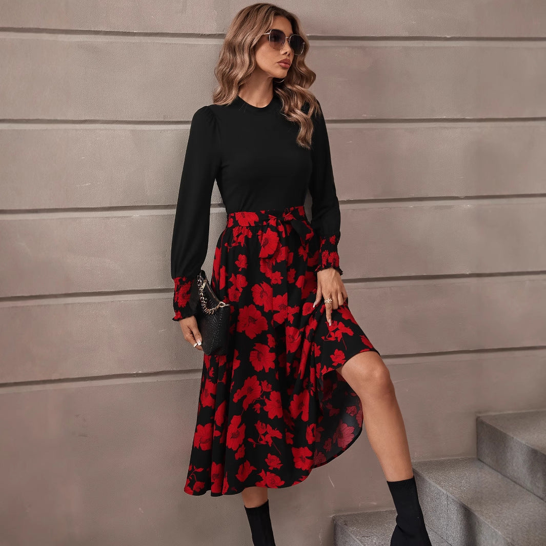 Robe midi femme avec des détails volantés et un motif floral Chic und Stil