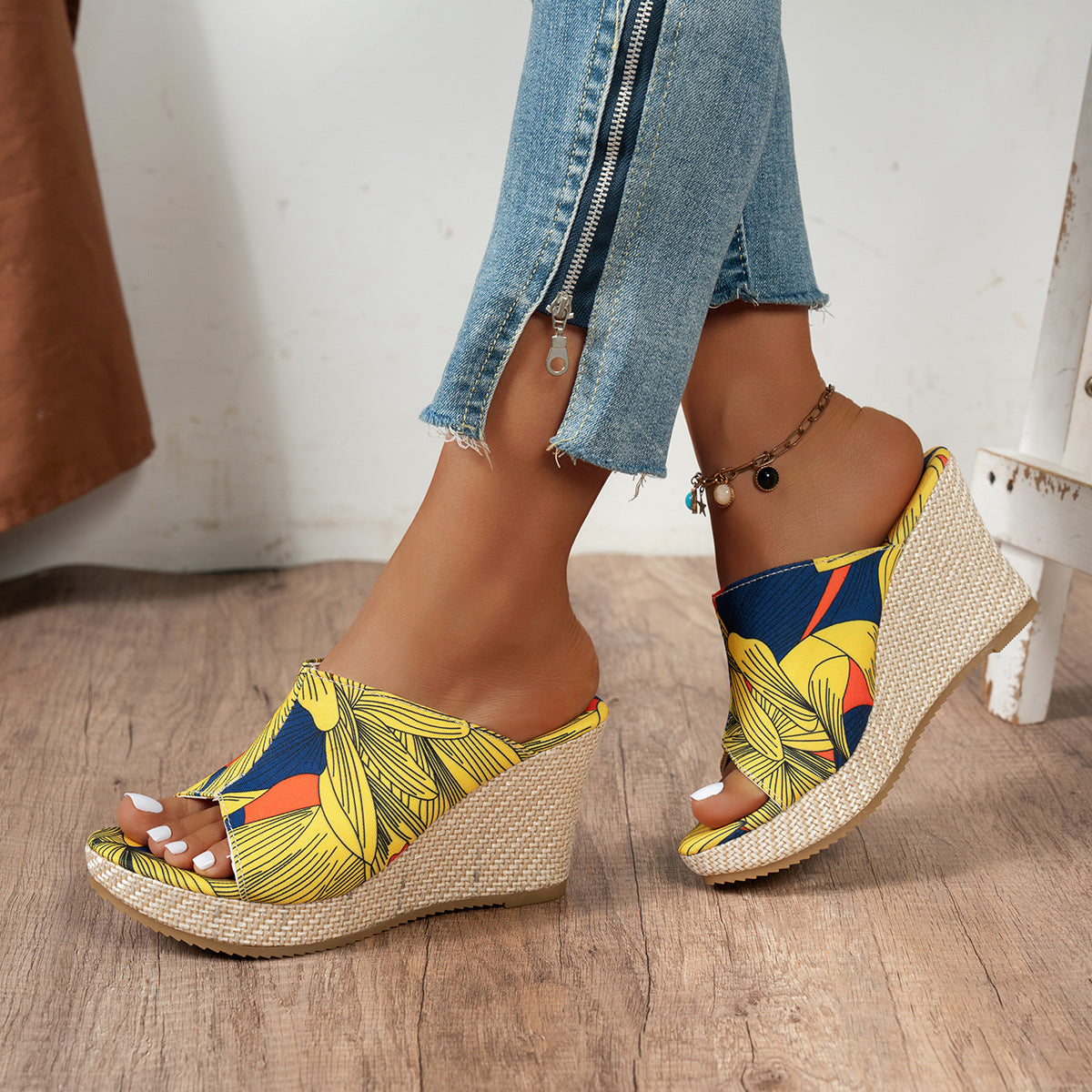 Mules à plateforme pour femmes avec design floral et semelle confortable Chic und Stil