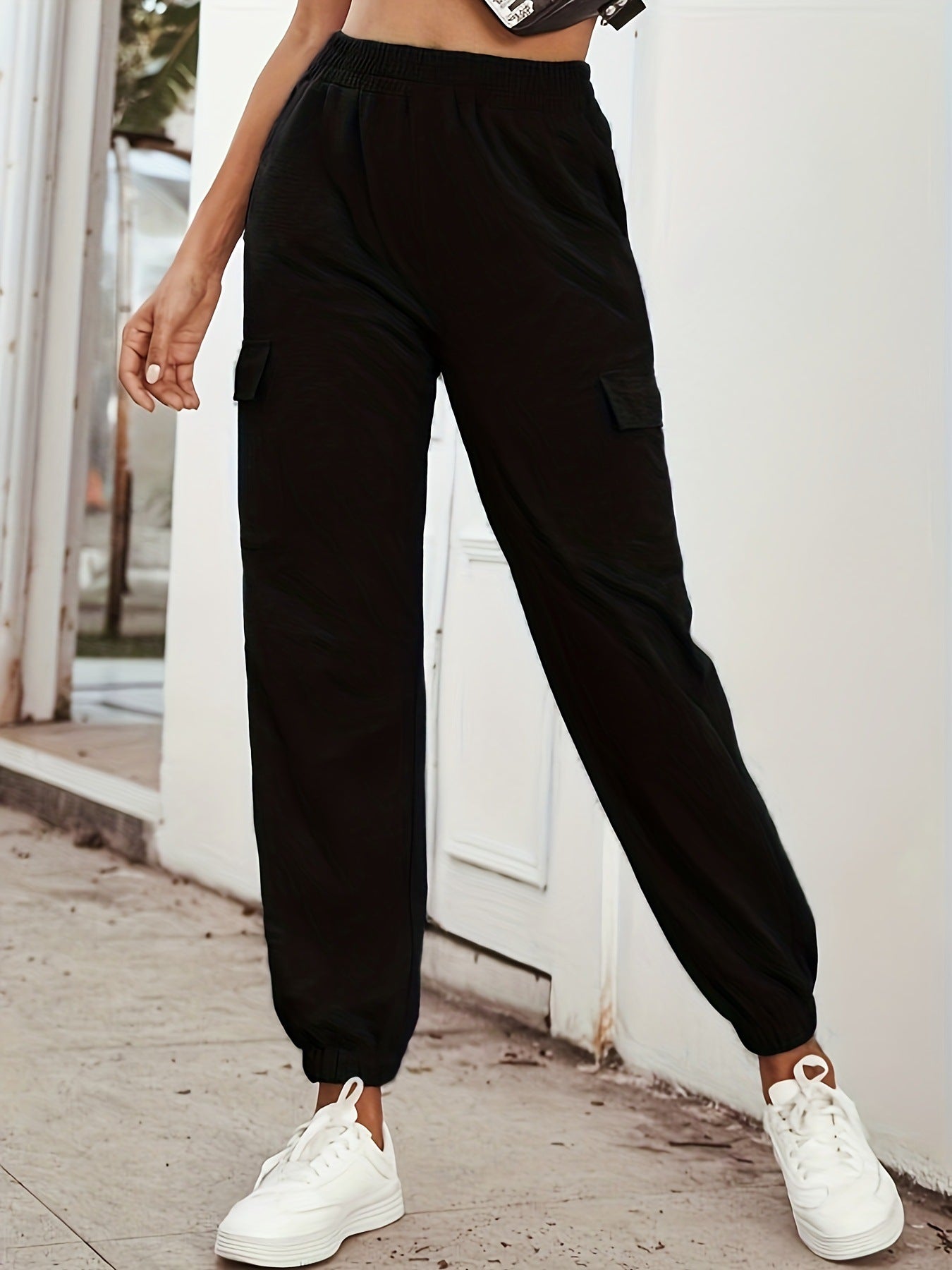 Pantalon cargo pour femmes avec taille élastique et poches pratiques Chic und Stil