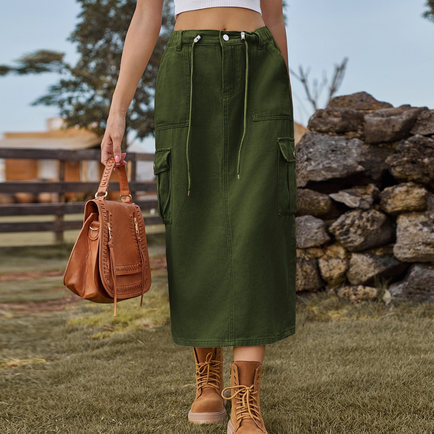 Women's utility skirt with adjustable waist and practical cargo pockets Chic und Stil