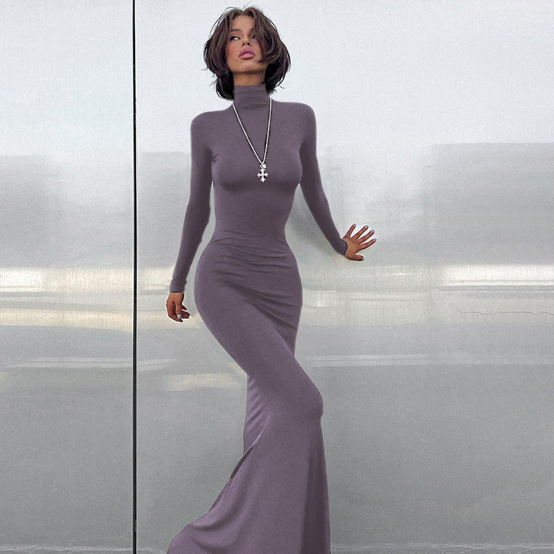 Robe longue ajustée pour dames à manches longues avec col haut et coupe élégante Chic und Stil