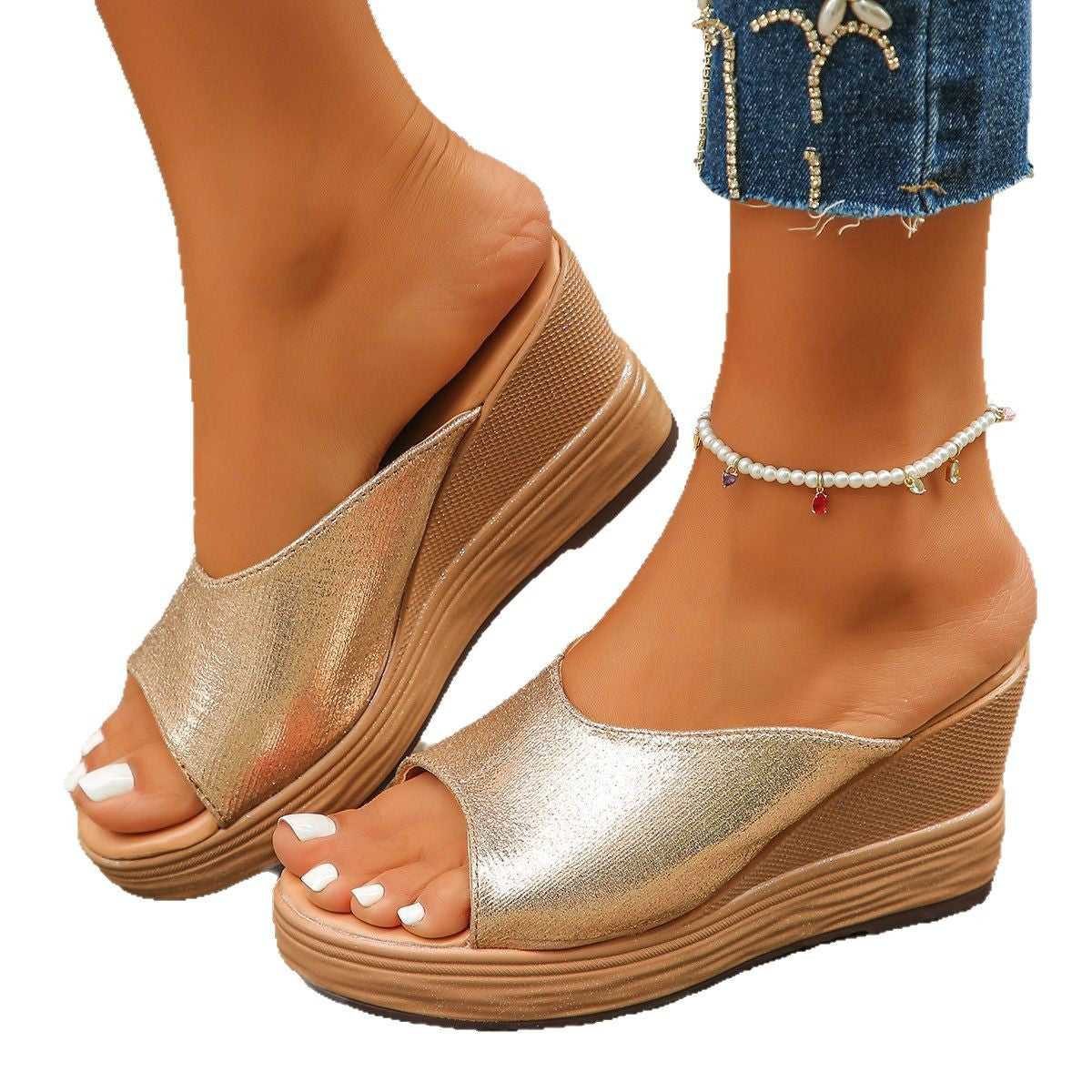 Sandales plates-formes confortables pour femmes avec un design élégant à demi-pied et des détails raffinés Chic und Stil