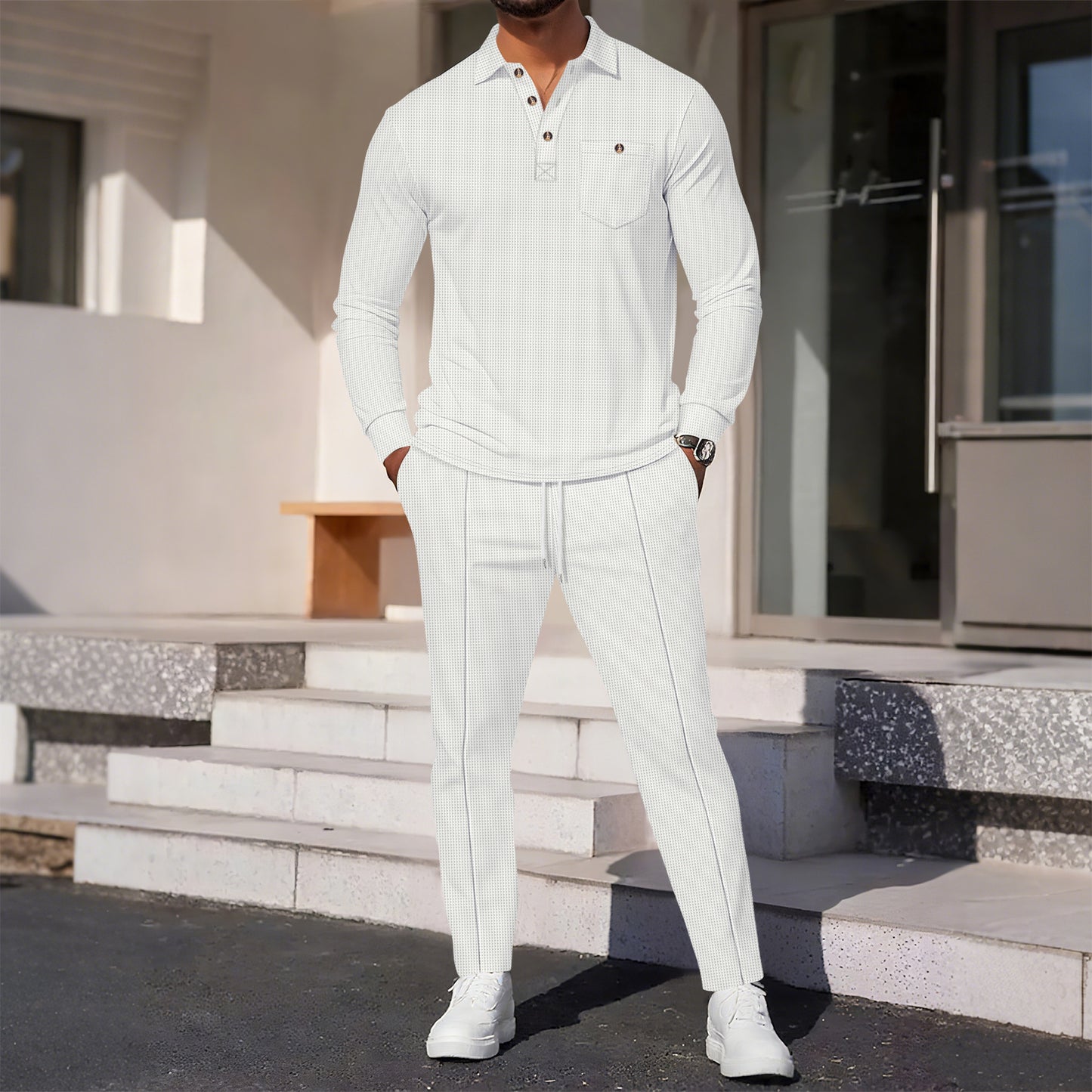 Costume de loisirs élégant pour hommes avec haut structuré et pantalons confortables Chic und Stil