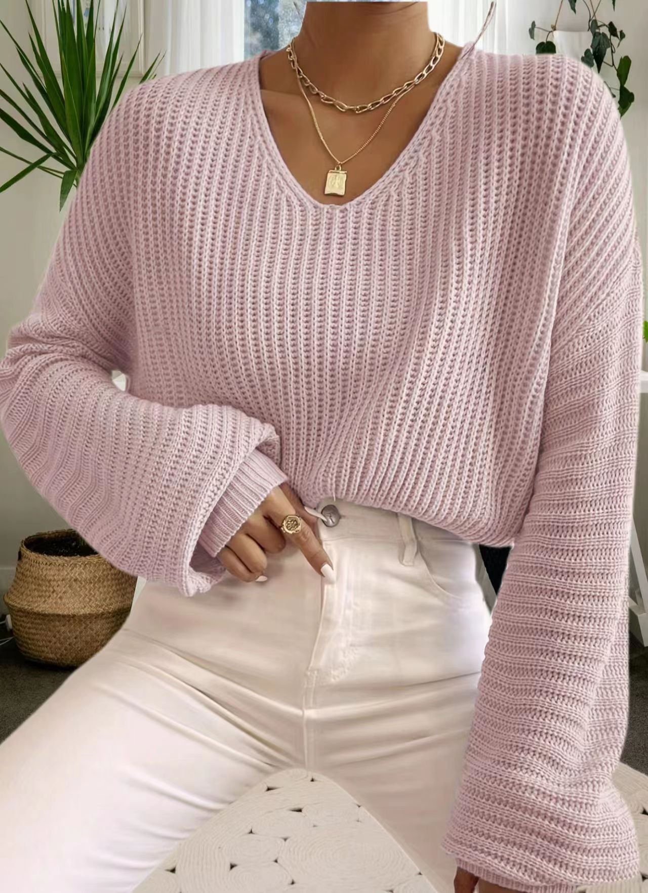 Pull V dames avec des manches larges et un motif tricot structuré Chic und Stil