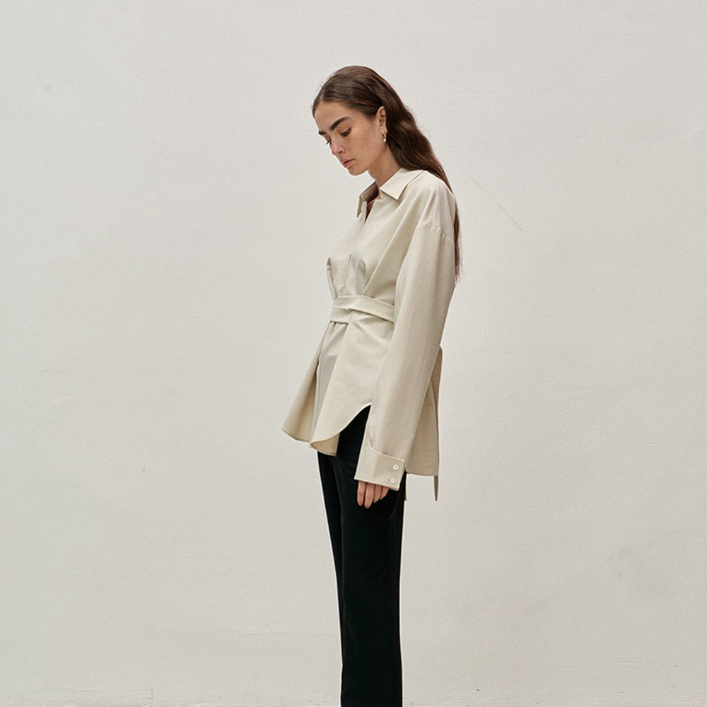 Blouse féminine à la mode avec coupe asymétrique et taille élégante Chic und Stil