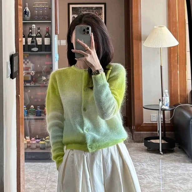 Cardigan pour femmes avec une fine texture ombrée et des boutons pratiques Chic und Stil