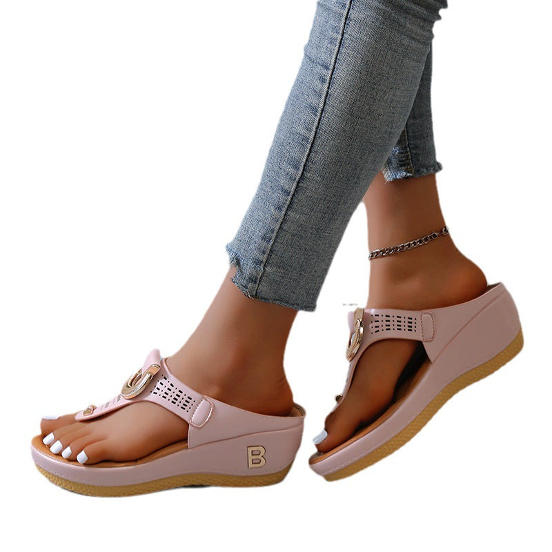 Sandales pour femmes à semelle ergonomique et design tendance Chic und Stil