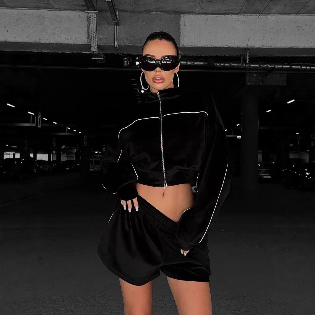 Ensemble de lounge décontracté pour femmes avec haut ample et shorts Chic und Stil