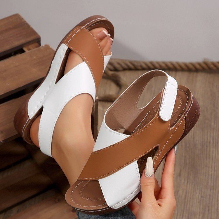 Sandales élégantes pour dames à lanières croisées décoratives et semelle confortable Chic und Stil