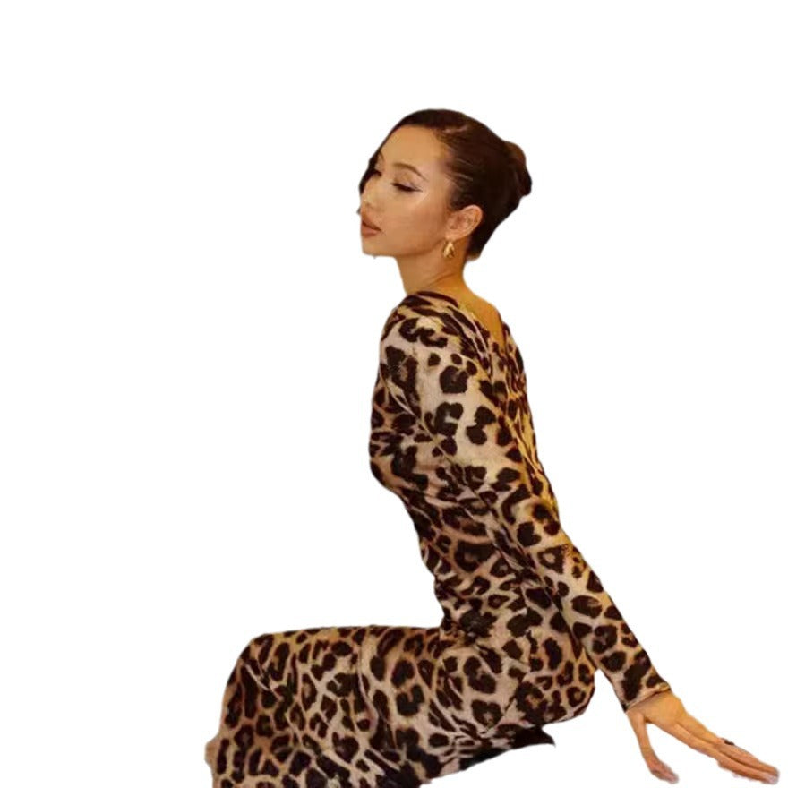 Robe maxi pour femmes en tissu léger avec motif léopard et coupe ajustée Chic und Stil