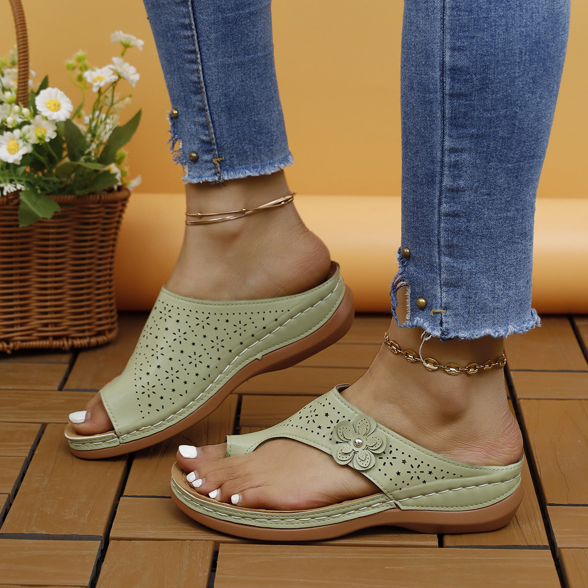 Sandales confortables et respirantes pour femmes avec coupe à la mode Chic und Stil