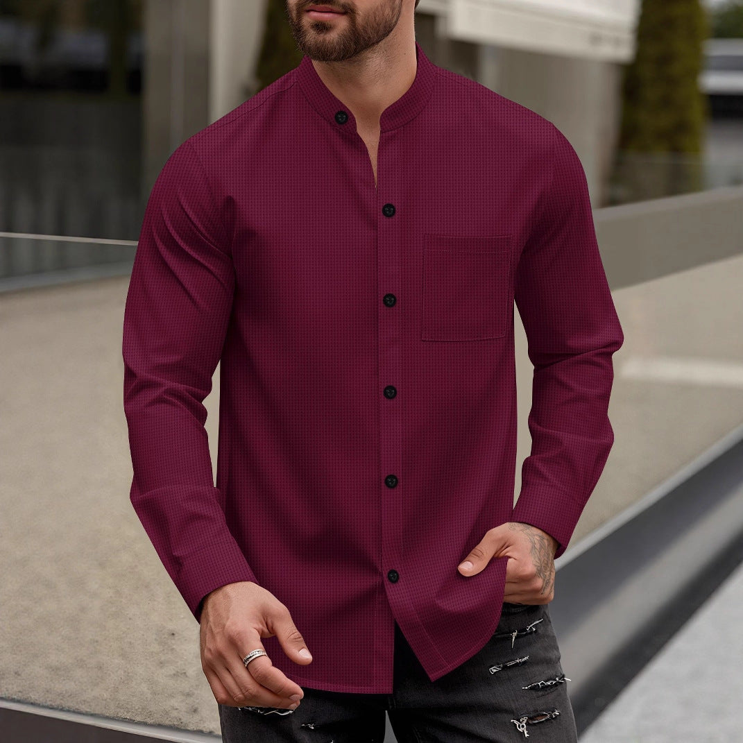 Chemise à manches longues pour hommes avec col montant tendance et poche poitrine pratique Chic und Stil