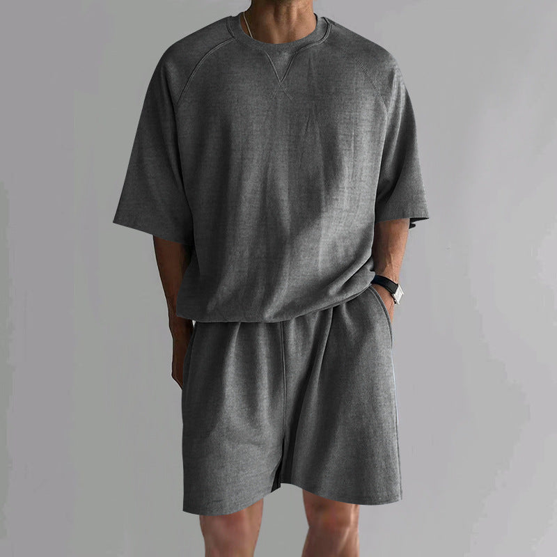 Costume de sport confortable pour hommes avec des manches larges et une taille élastique Chic und Stil