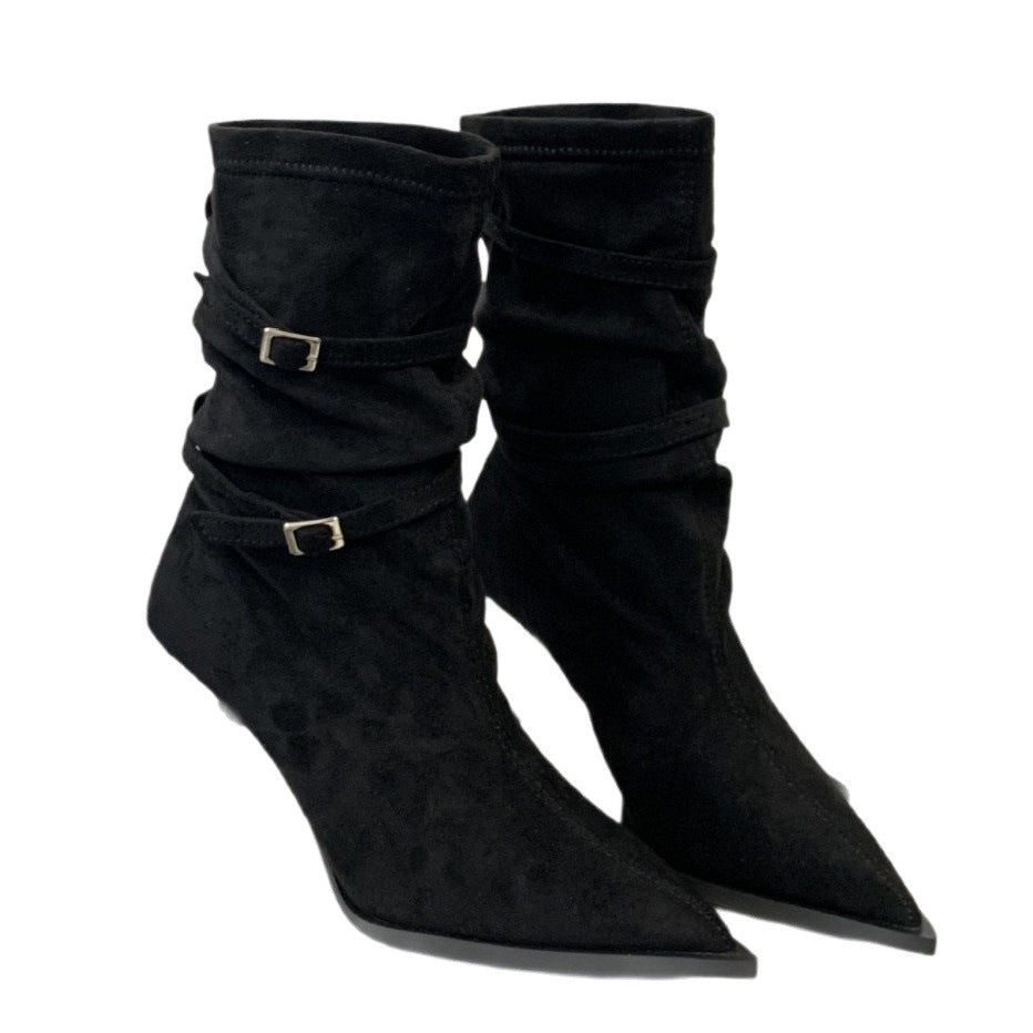 Bottines élégantes pour femmes en doux daim avec un design plissé chic et un petit talon Chic und Stil