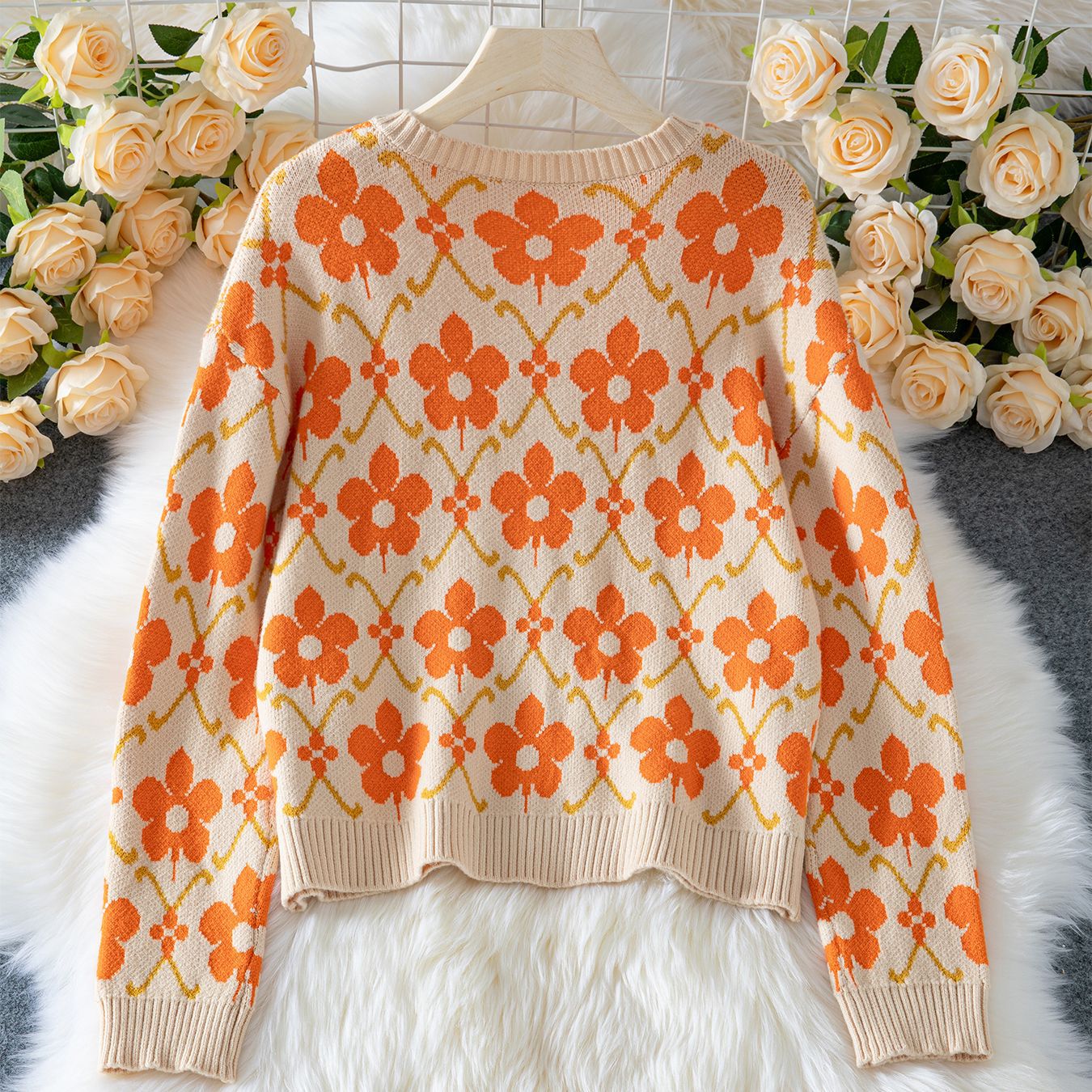 Veste en tricot florale pour femmes avec boutons et coupe agréable Chic und Stil
