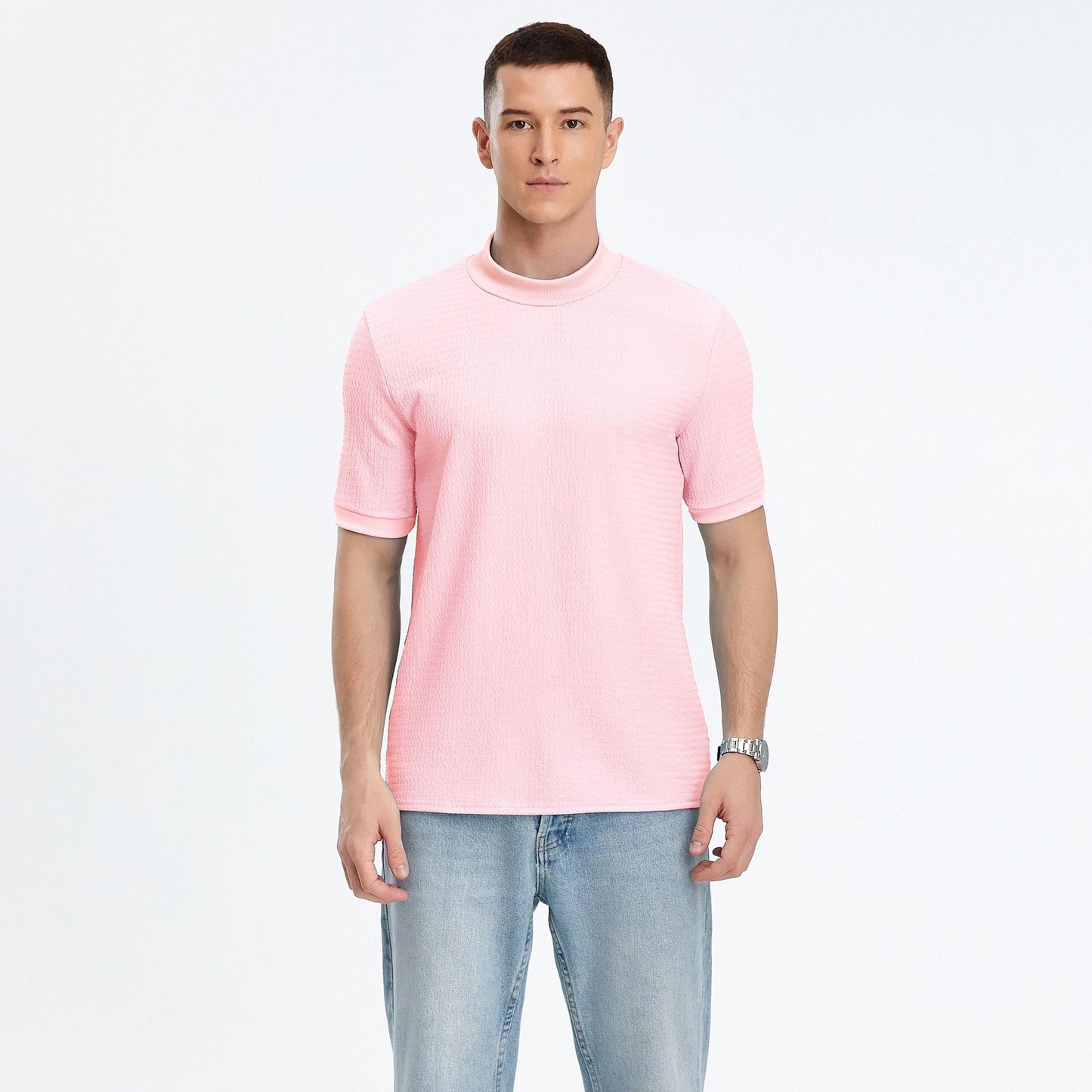 Haut à manches courtes pour hommes avec col montant moderne et tissu texturé Chic und Stil