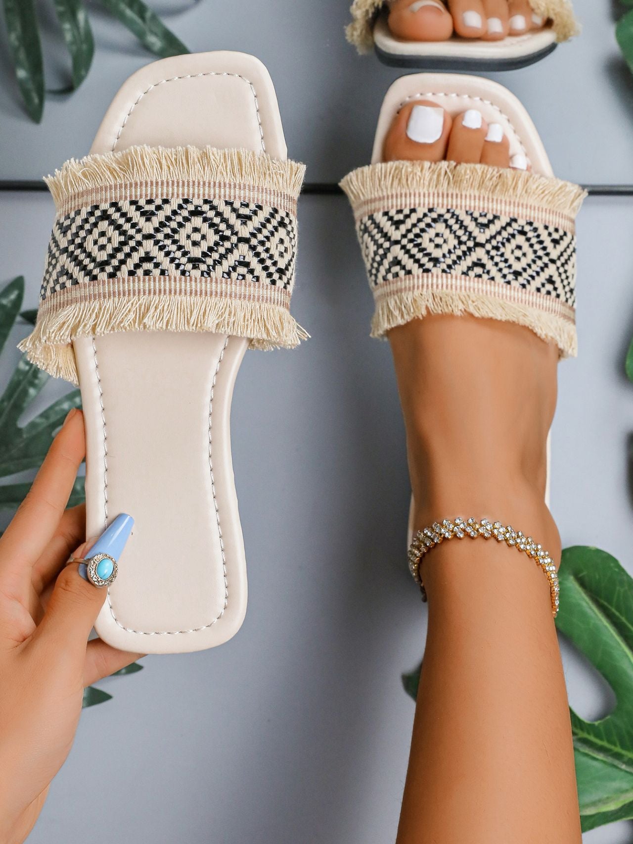Sandales à franges décoratives pour dames Chic und Stil