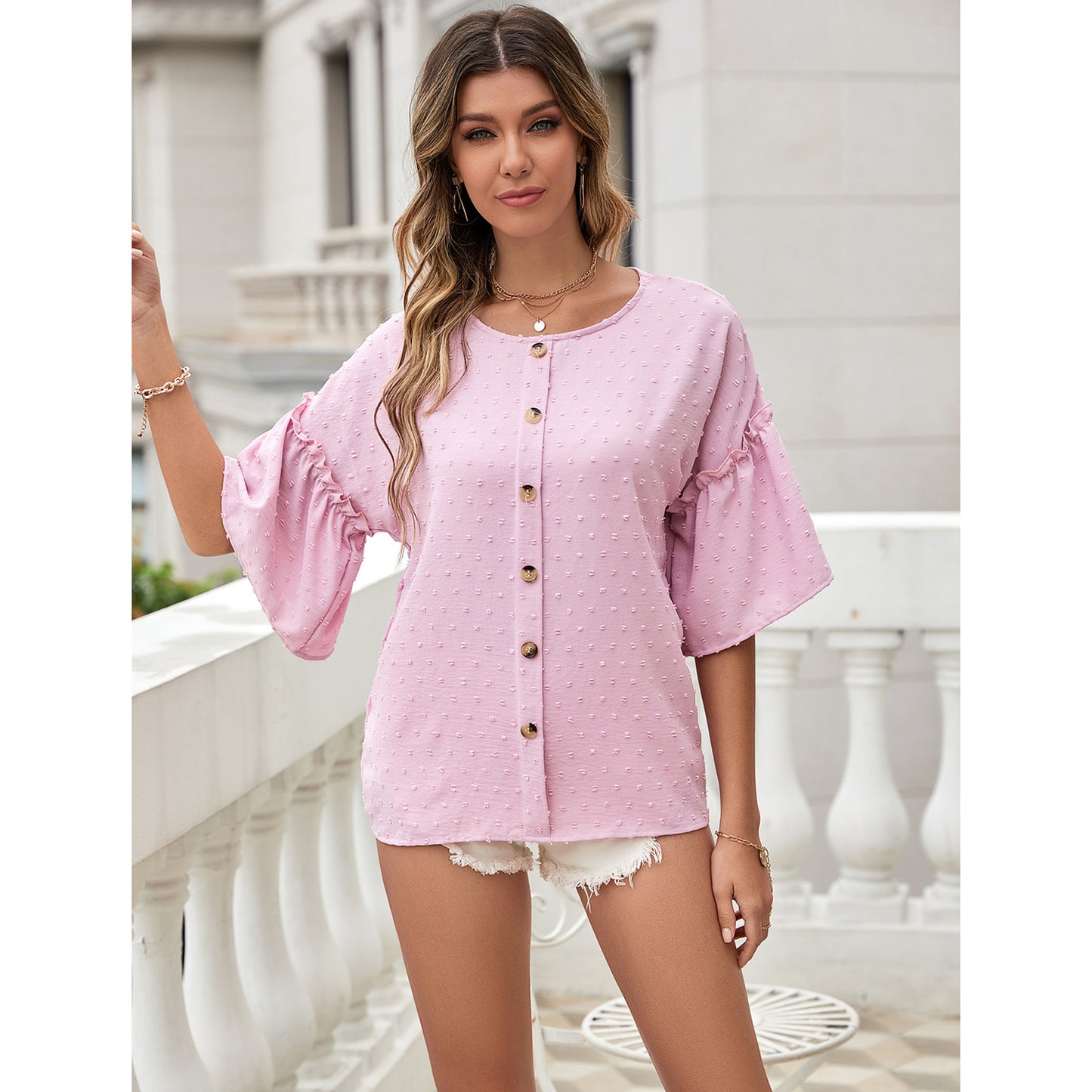 Blouse pour femmes avec des détails en volants et des boutons décoratifs Chic und Stil