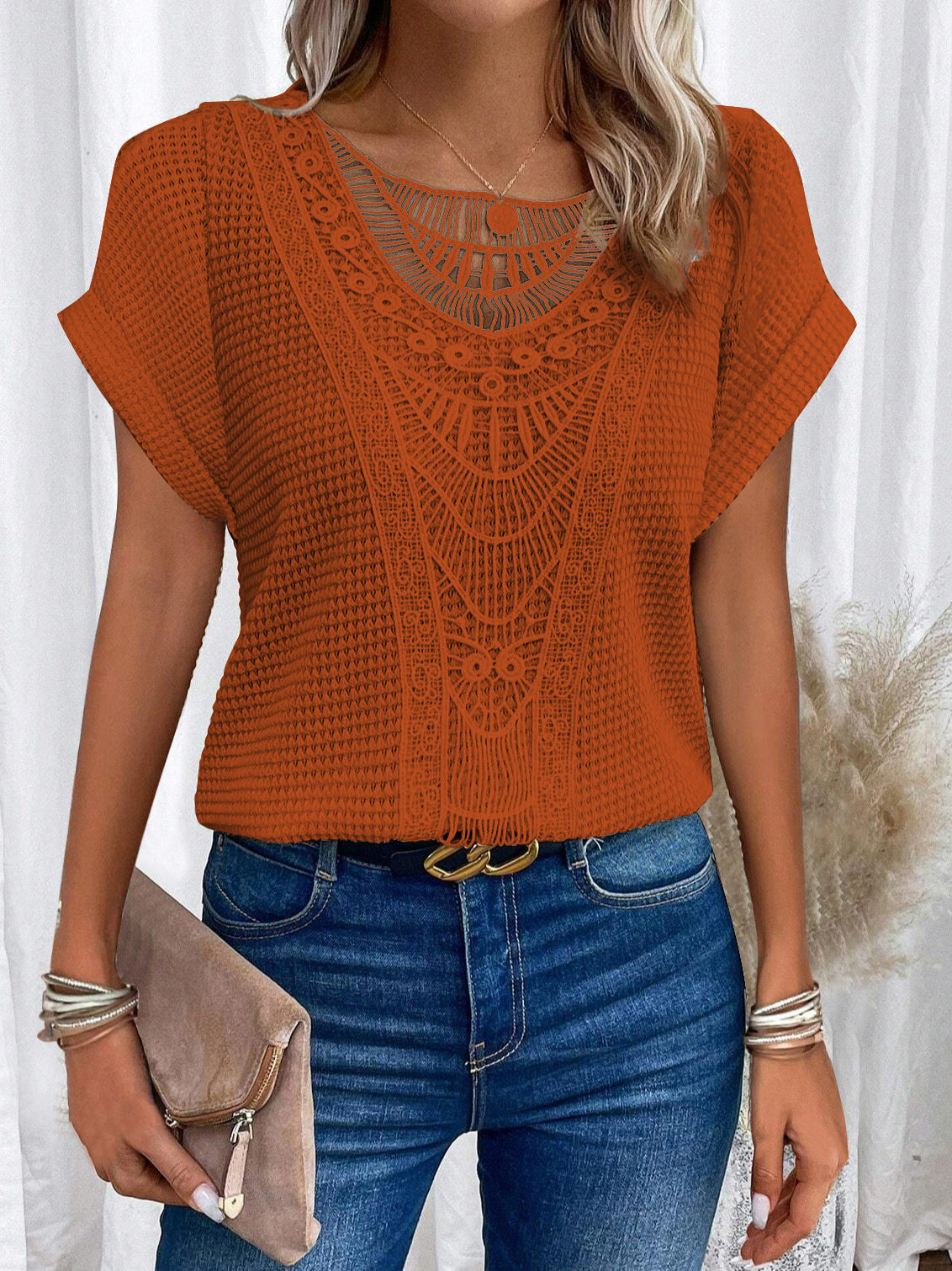 Women's crossover neckline top with a refined crochet pattern Chic und Stil