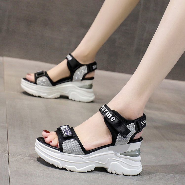 Sandales Sportives pour Femmes avec Design de Sangle Scintillante Chic und Stil