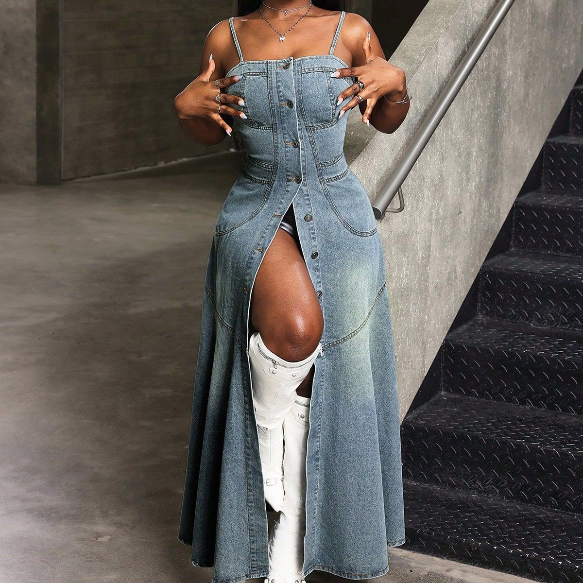 Robe maxi en denim pour femmes avec détails de boutons et haut ajusté Chic und Stil