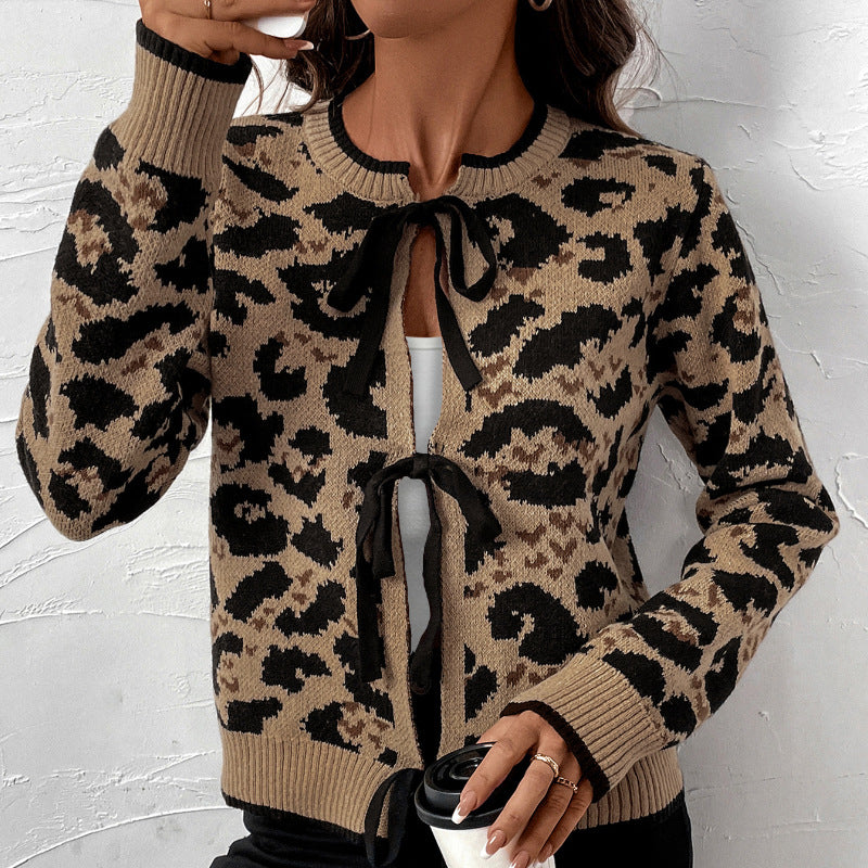 Cardigan en tricot à la mode pour femmes avec détail en nœud et motif animal Chic und Stil