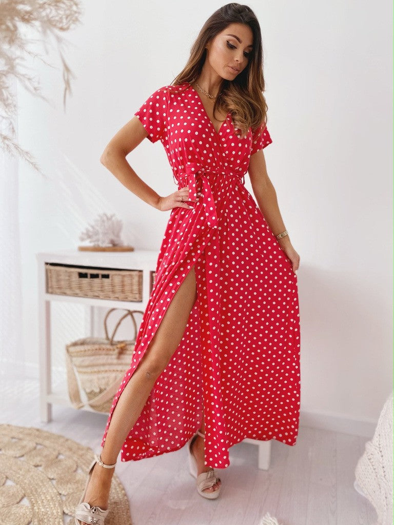Robe maxi à pois pour femmes avec fente latérale et ceinture nouée Chic und Stil