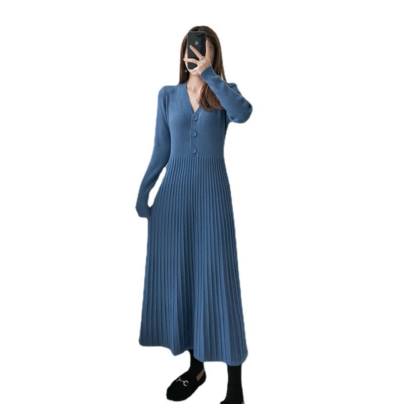 Robe en tricot pour femmes avec décolleté en V et détails de boutons Chic und Stil