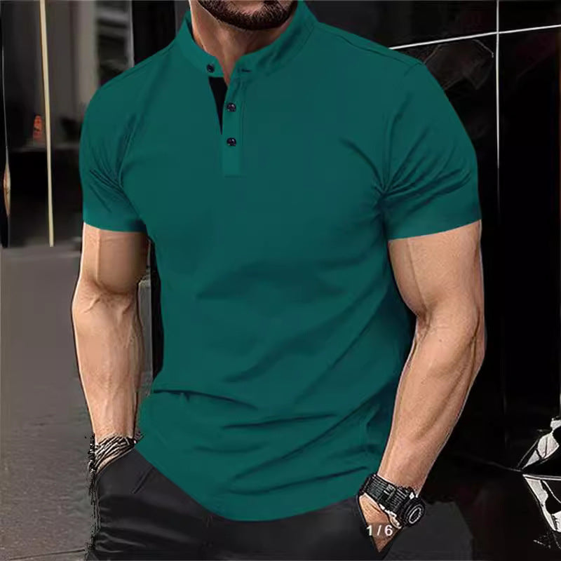 Chemise polo pour hommes avec col montant moderne et boutons contrastés Chic und Stil