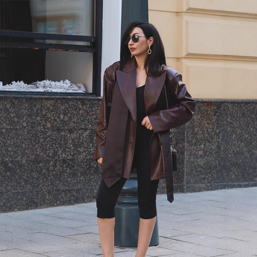 Blazer en simili cuir à la mode pour femmes avec effet croco Chic und Stil