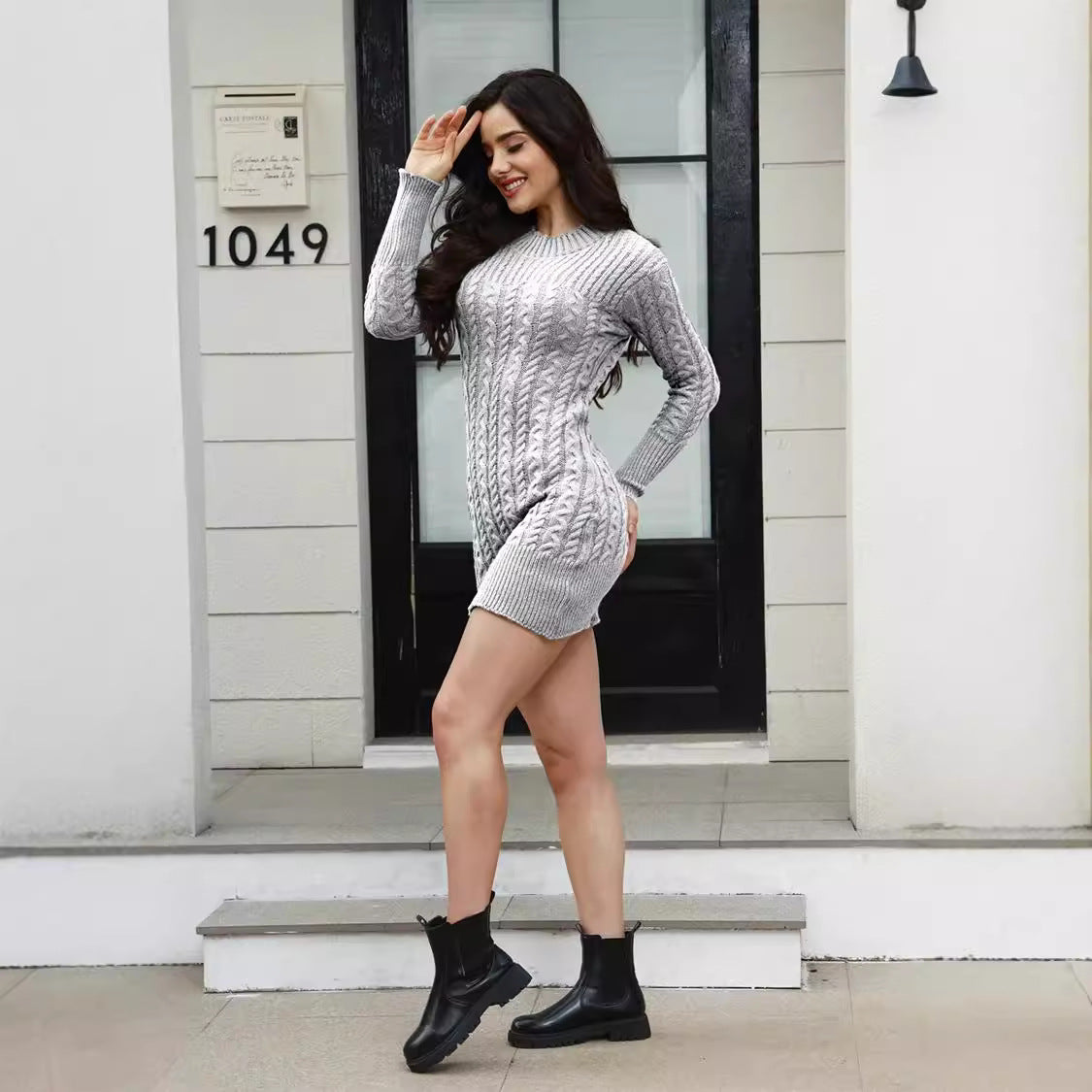 Robe en tricot pour femmes avec un design en tresses élégant et un col rond confortable Chic und Stil