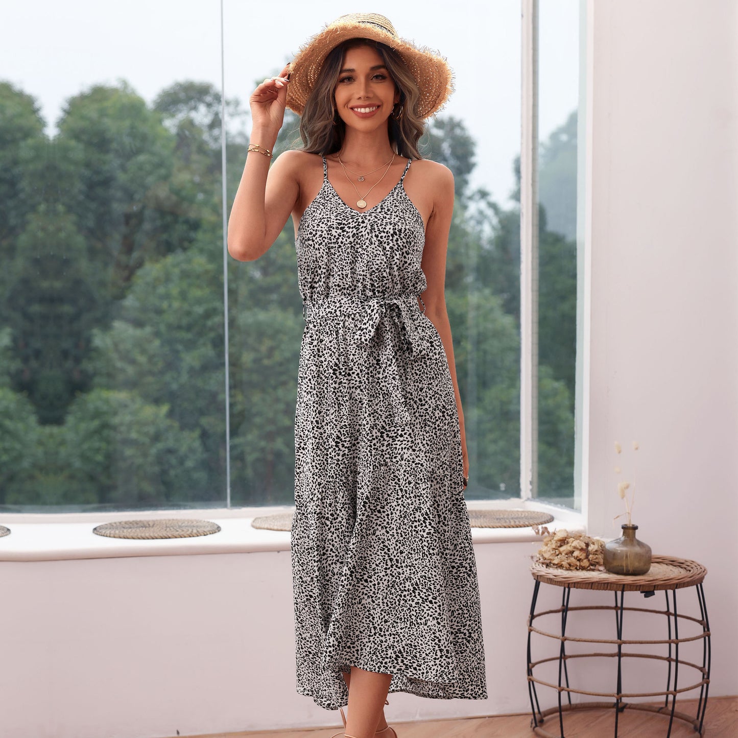 Robe maxi à volants sans manches pour femmes avec détail de ceinture à nouer Chic und Stil