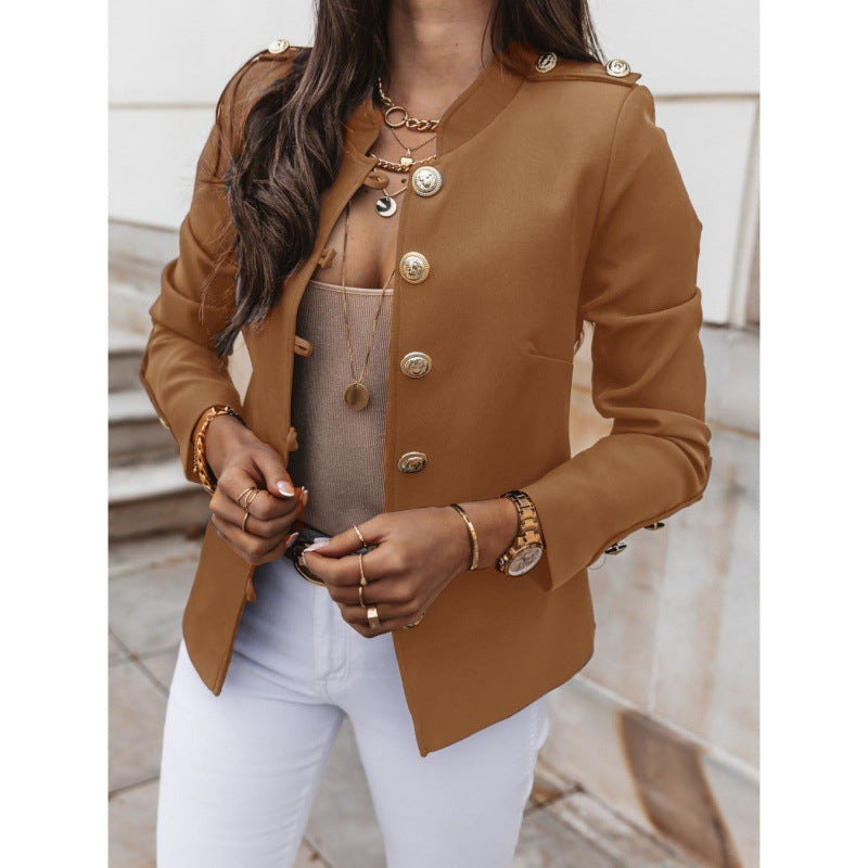 Blazer féminin tendance avec des détails ornés de boutons Chic und Stil