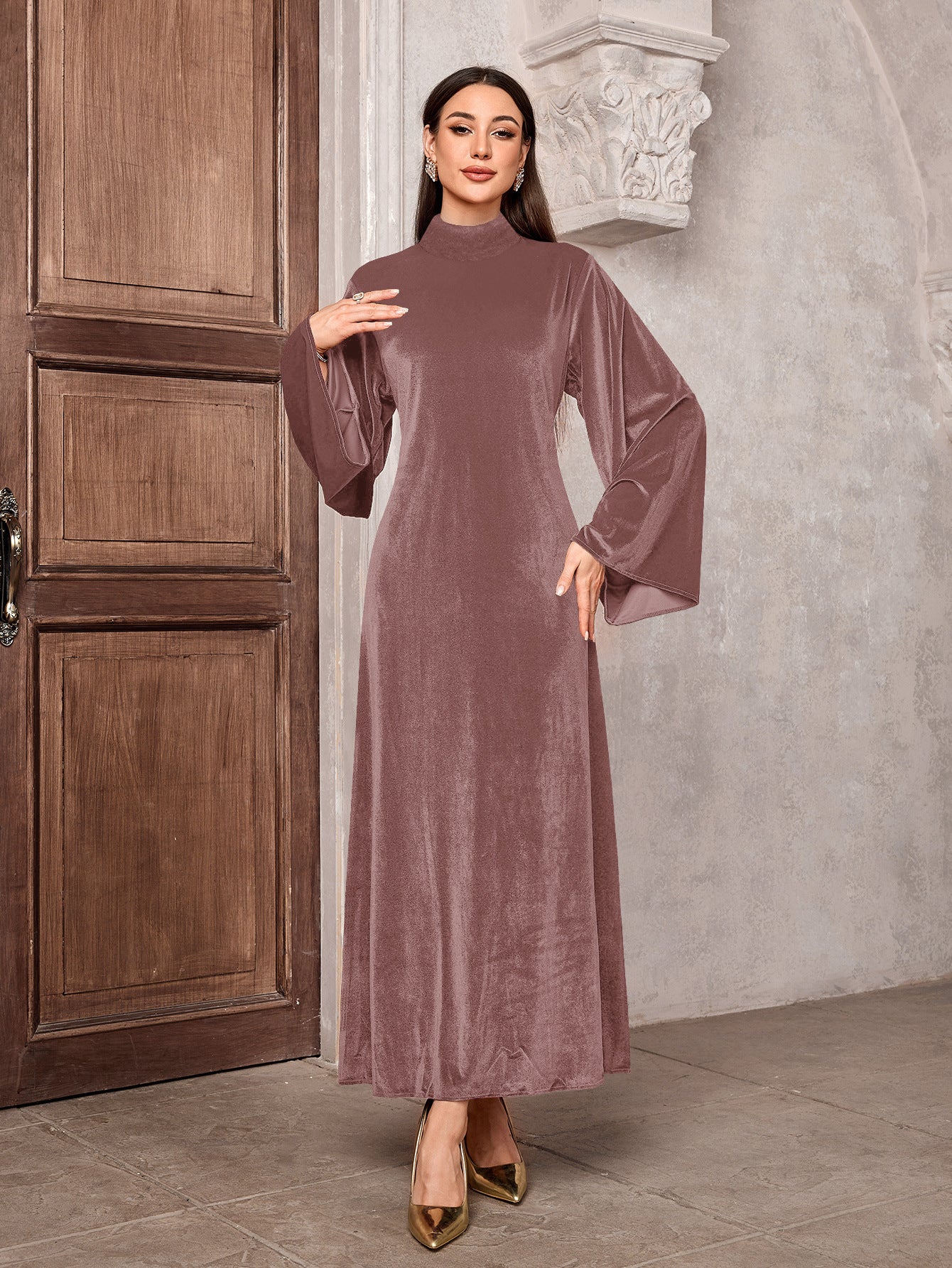 Robe maxi cintrée pour femmes en velours luxueux avec des manches volumineuses Chic und Stil