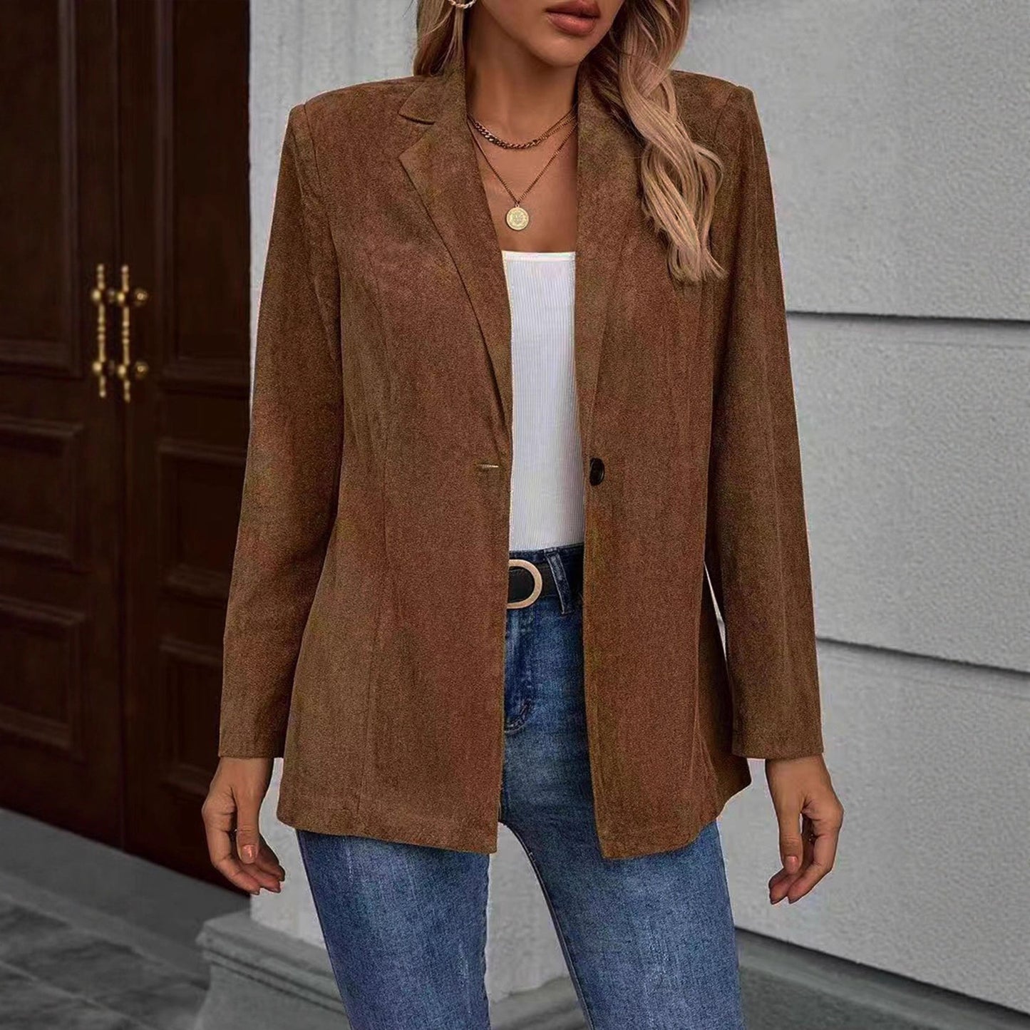 Blazer élégant et structuré pour dames avec poches latérales Chic und Stil