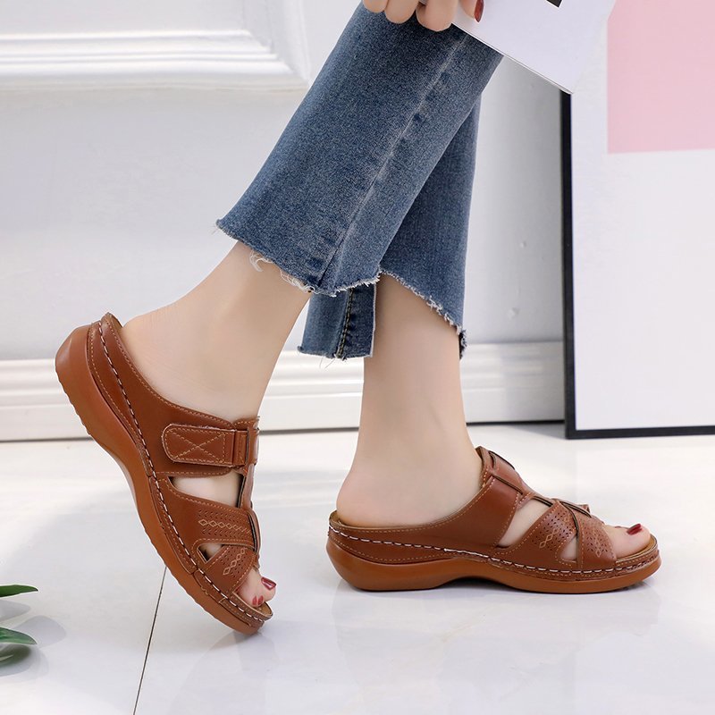 Sandales à brides pour femmes avec une structure de matériau supérieur respirant et une semelle confortable Chic und Stil