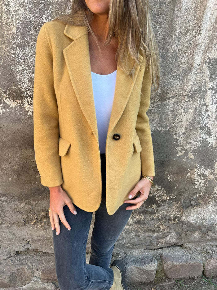 Blazer en boucle élégant pour femmes avec coupe décontractée Chic und Stil