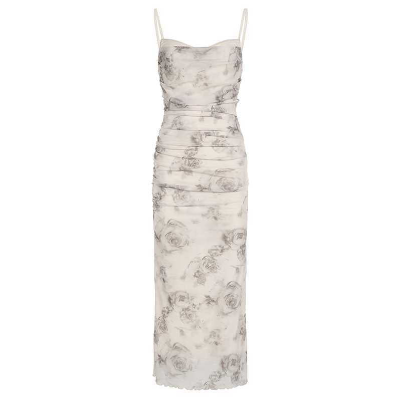 Robe maxi ajustée pour femmes avec des volants raffinés et un motif floral Chic und Stil