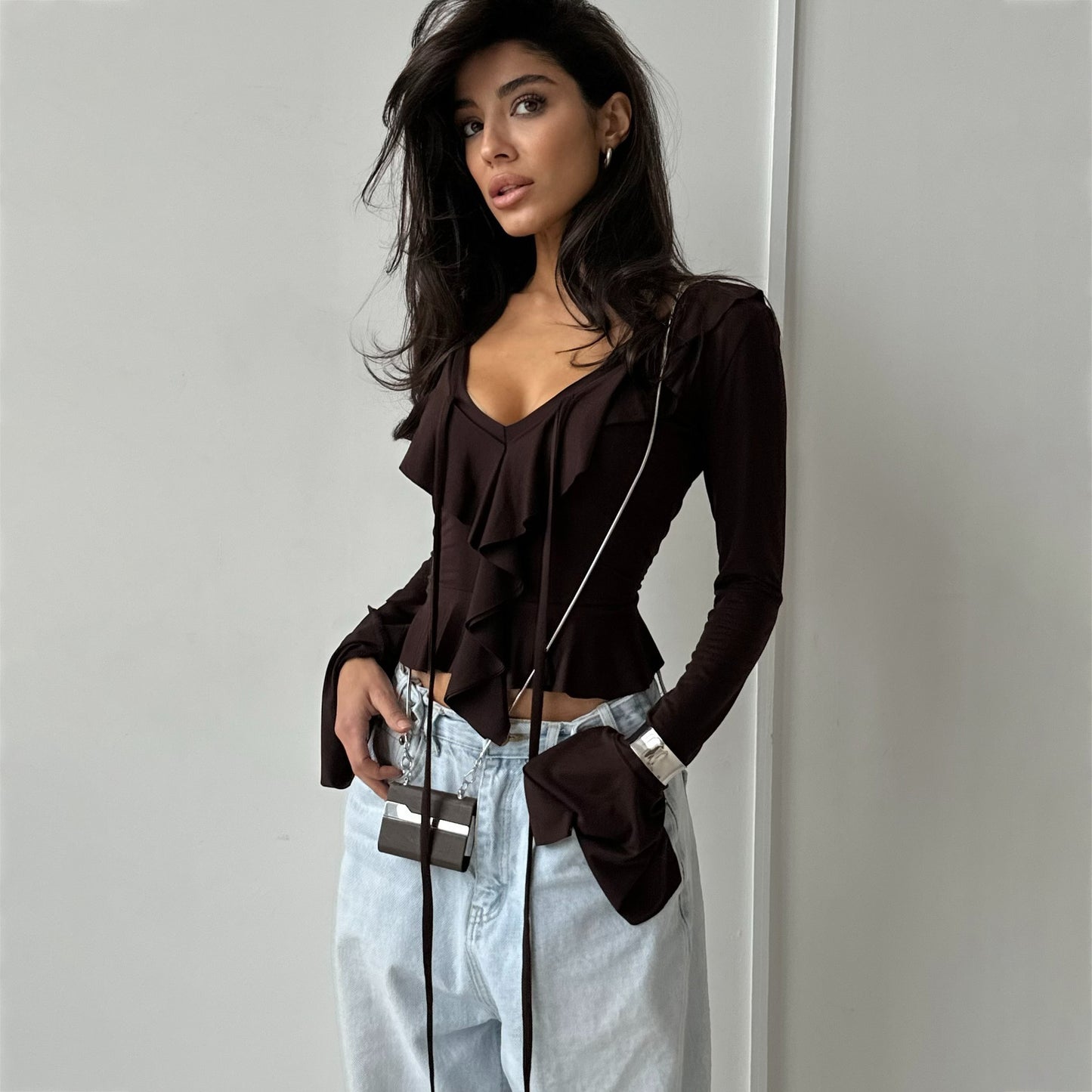 Blouse à manches longues pour femmes avec volants et décolleté en V plongeant Chic und Stil