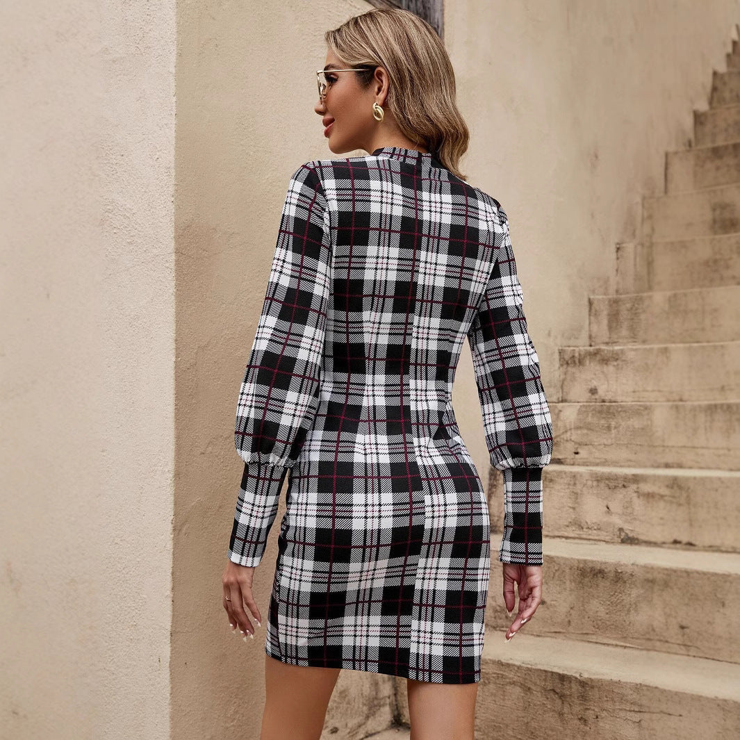 Robe à carreaux ajustée pour femmes avec manches bouffantes Chic und Stil