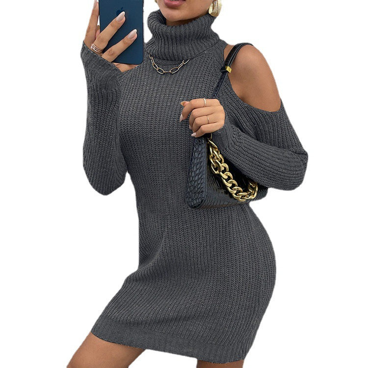 Robe tricotée pour femmes avec un élégant col roulé et des épaules dénudées Chic und Stil