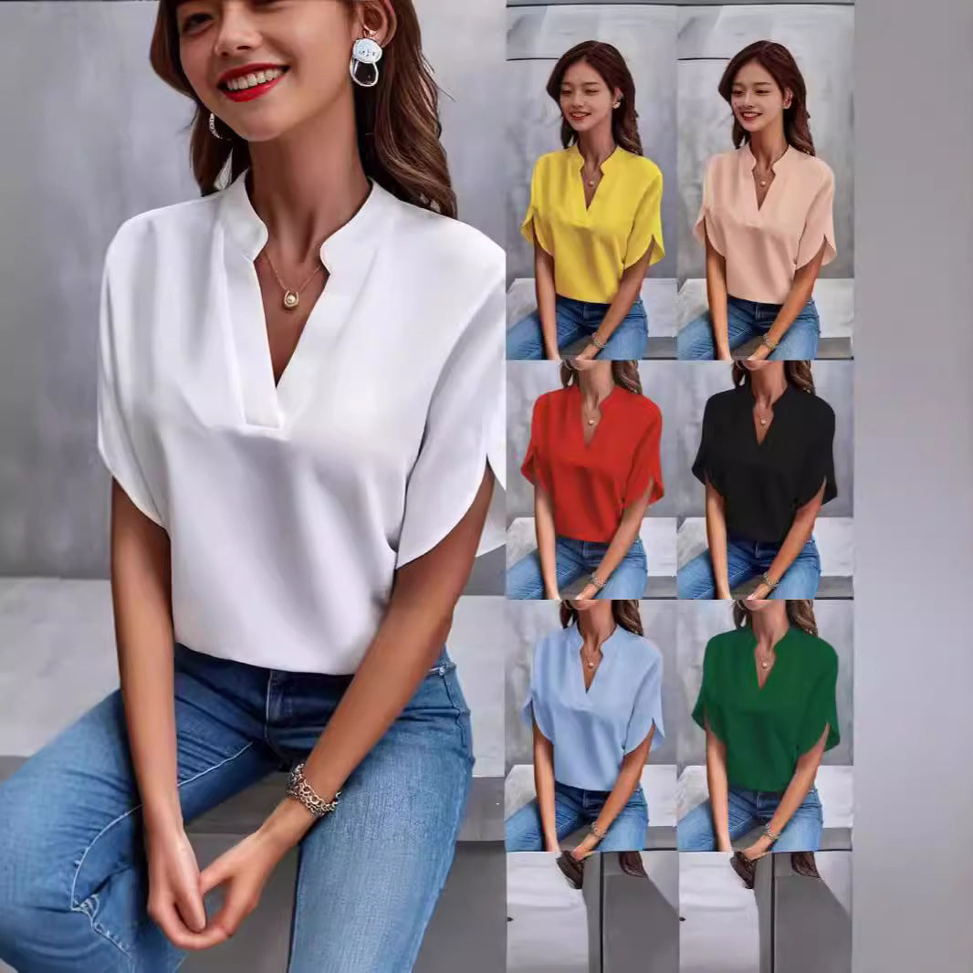 Women's blouse with a relaxed fit and elegant details Chic und Stil